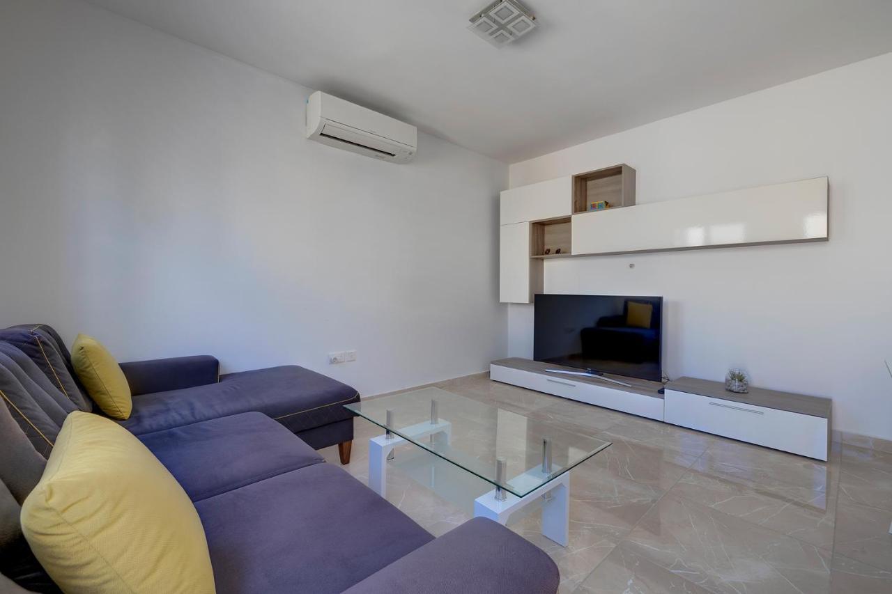 Deluxe Apartment Steps To St George'S Bay Saint Julian's Exterior foto