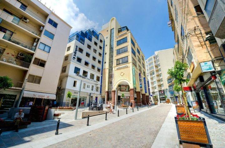 Deluxe Apartment Steps To St George'S Bay Saint Julian's Exterior foto