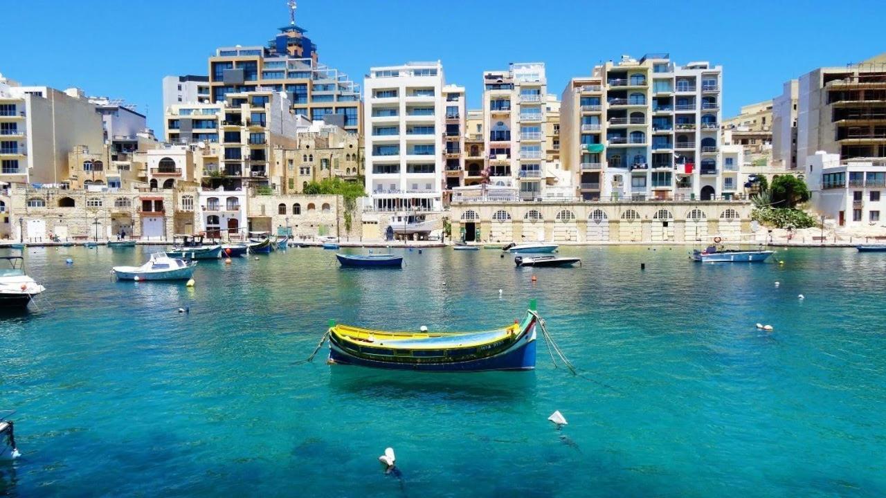 Deluxe Apartment Steps To St George'S Bay Saint Julian's Exterior foto