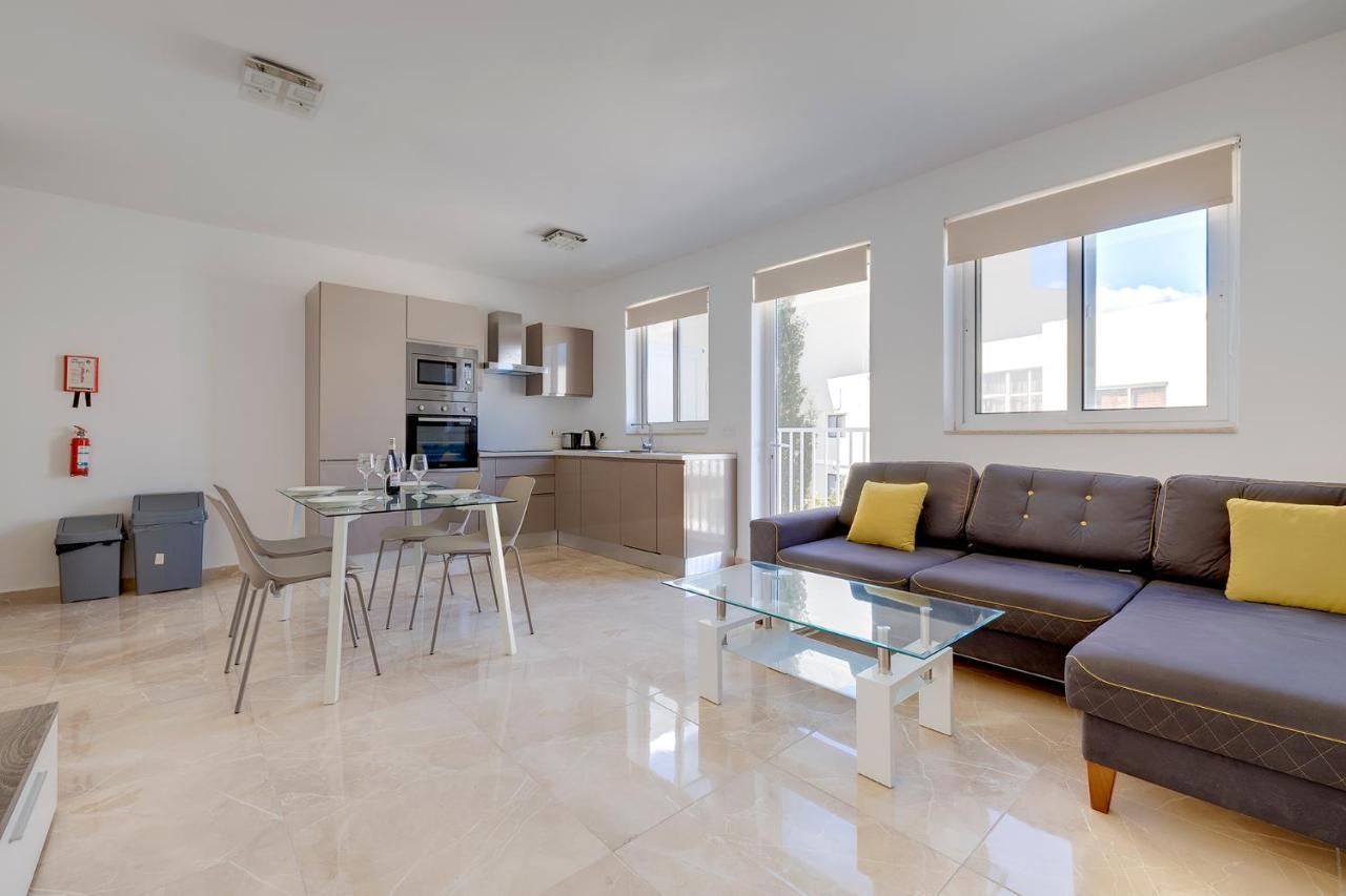 Deluxe Apartment Steps To St George'S Bay Saint Julian's Exterior foto